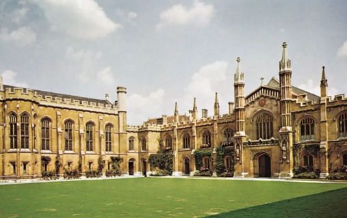 Sash Overseas Advisers: Study Abroad Consultants in Pakistan Study Abroad Consultants in Lahore