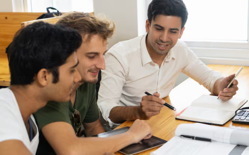 Sash Overseas Advisers: Study Abroad Consultants in Pakistan Study Abroad Consultants in Lahore